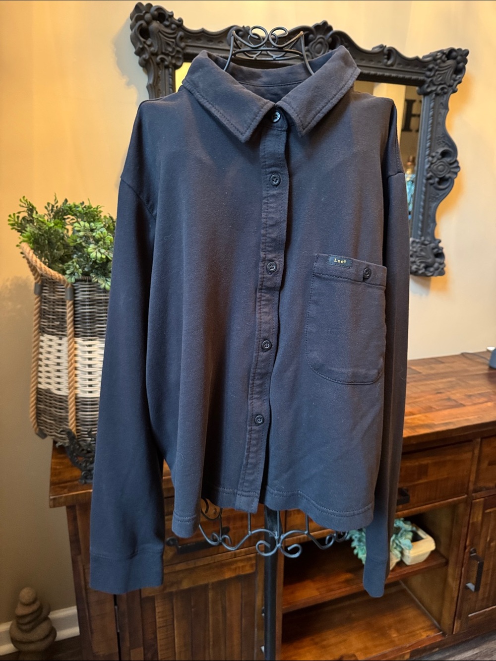 Cropped Button-Up Shirt/Jacket in Black